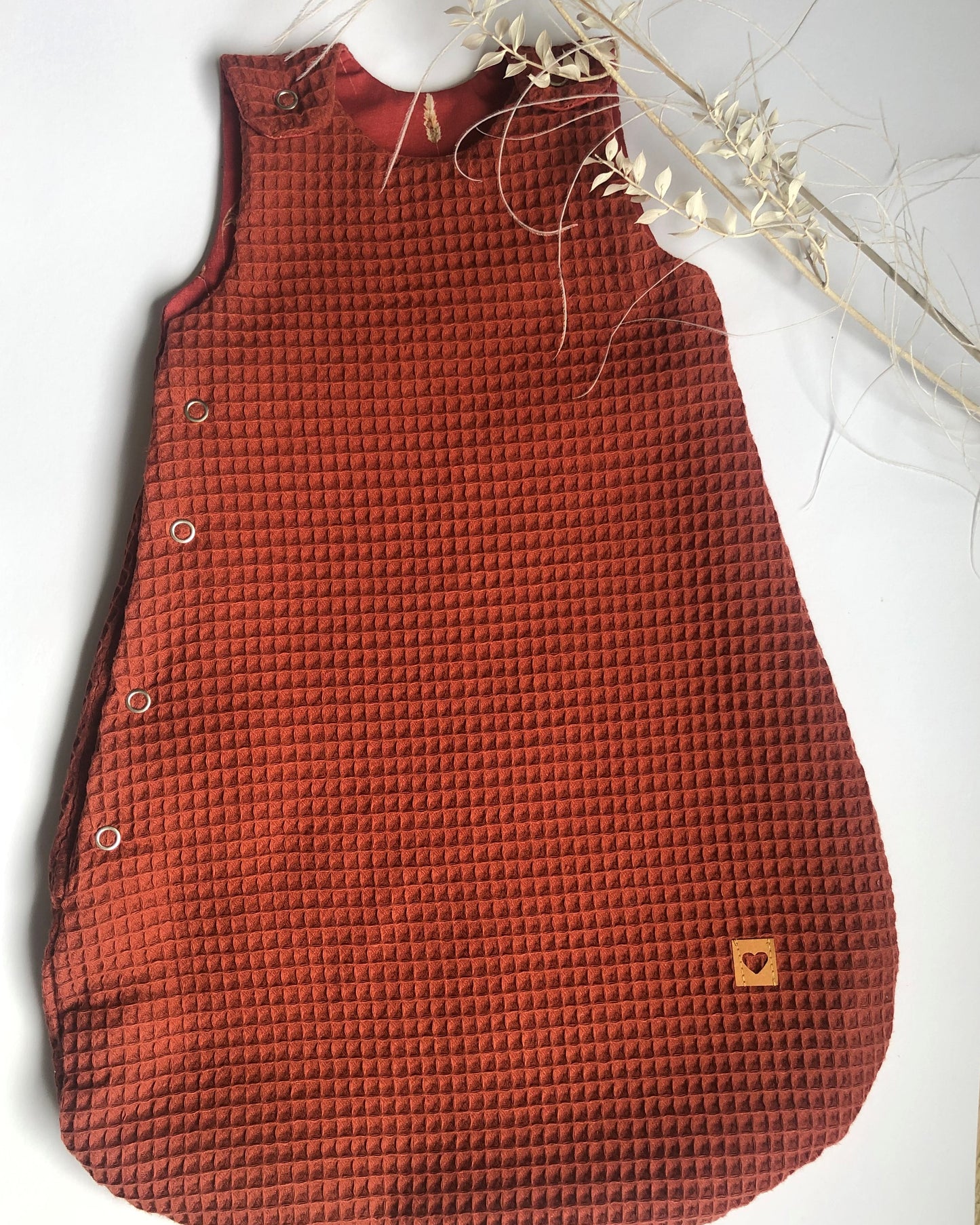 Baby Schlafsack Waffelpique Rost – Kuschelig & Bequem