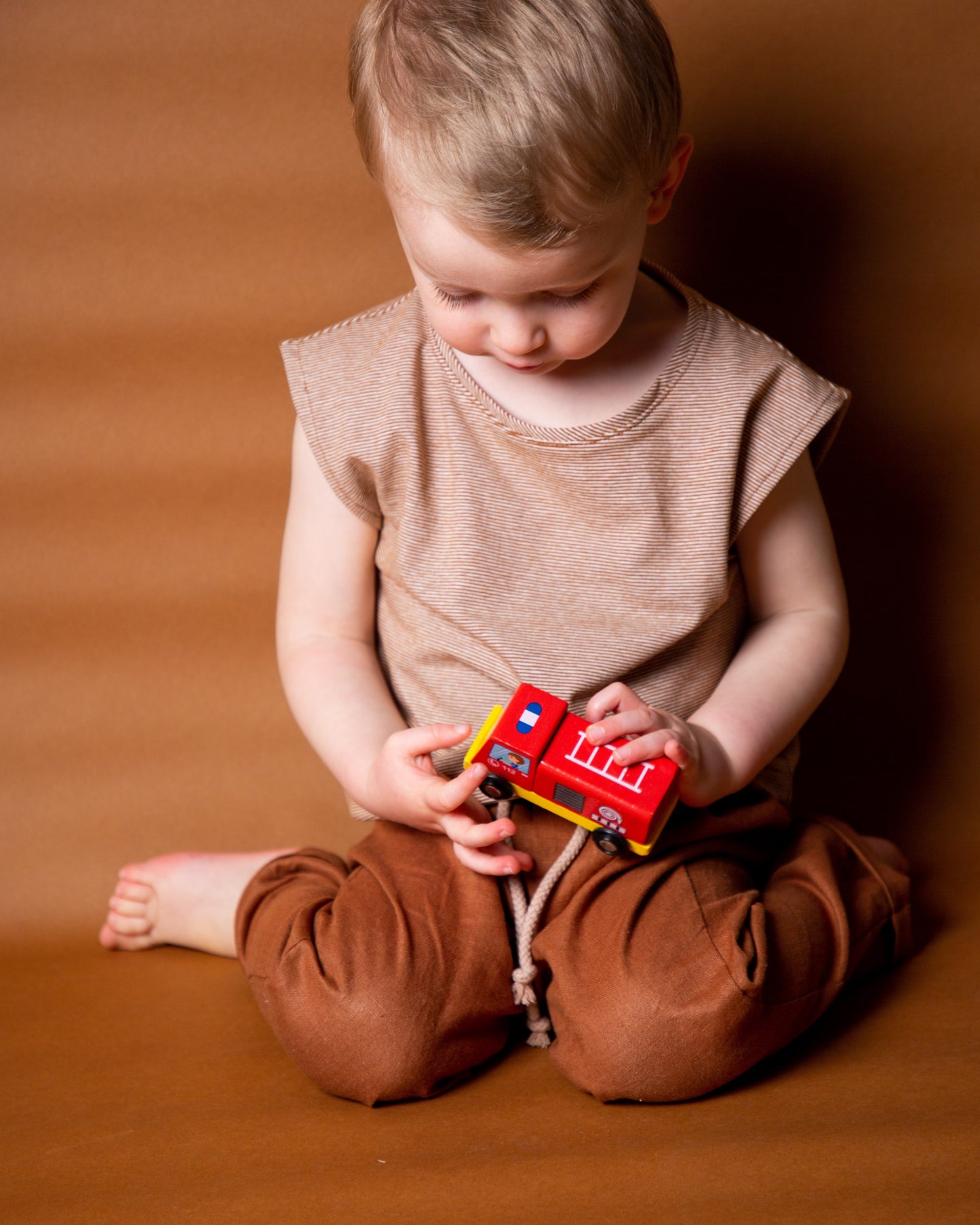Bequemes Kurzarm Shirt für Babys und Kinder mit lässigem Schnitt