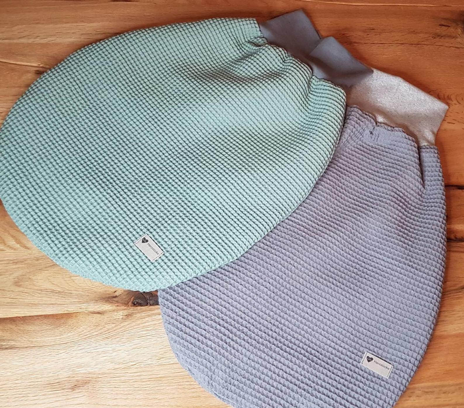 Handgemachter Baby Pucksack Schlafsack in bläulich aus Waffelpique 